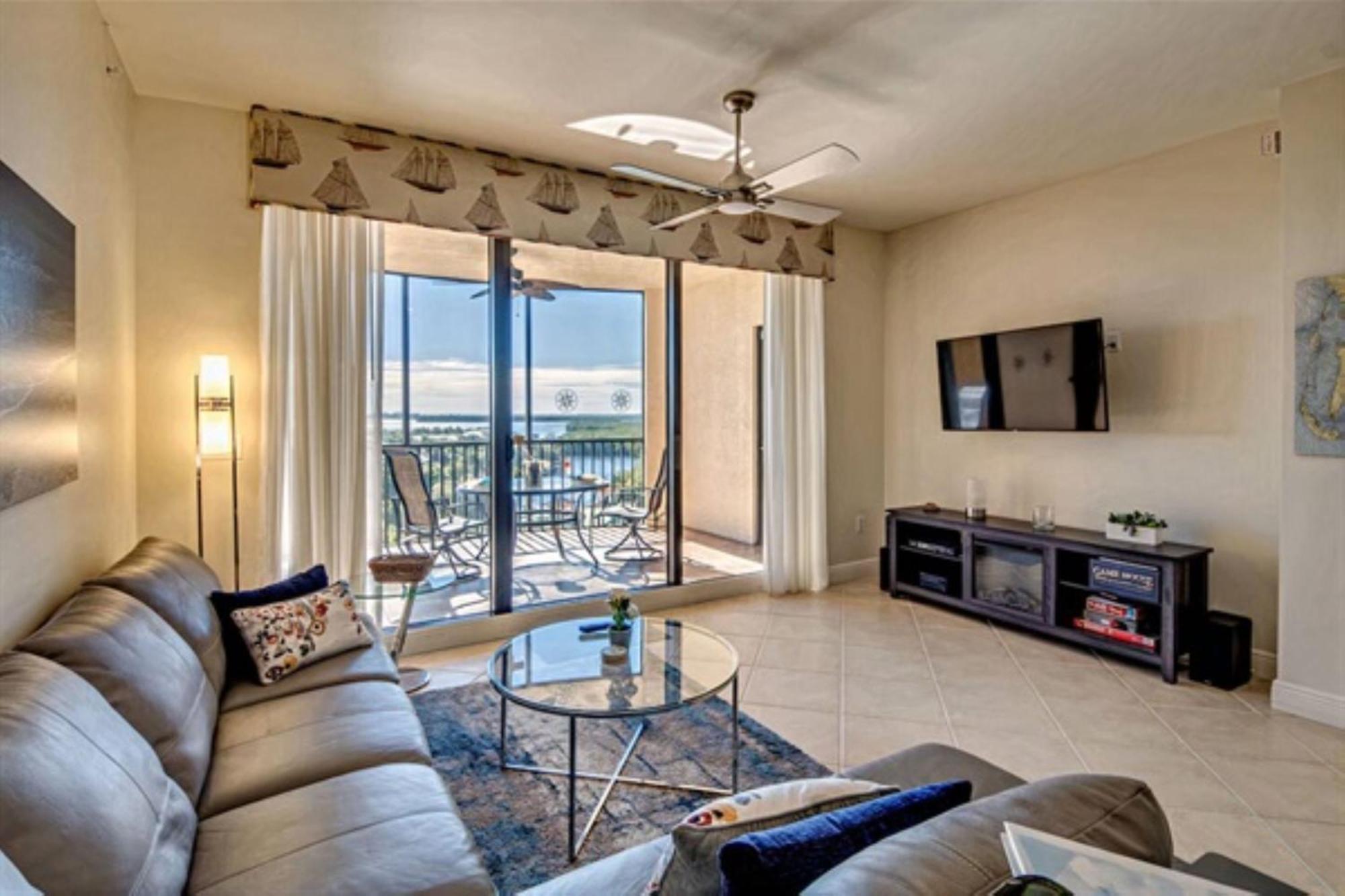 Vista Del Mar At Cape Harbour Marina, 10Th Floor Luxury Condo, King Bed, Views! Cape Coral Exterior photo