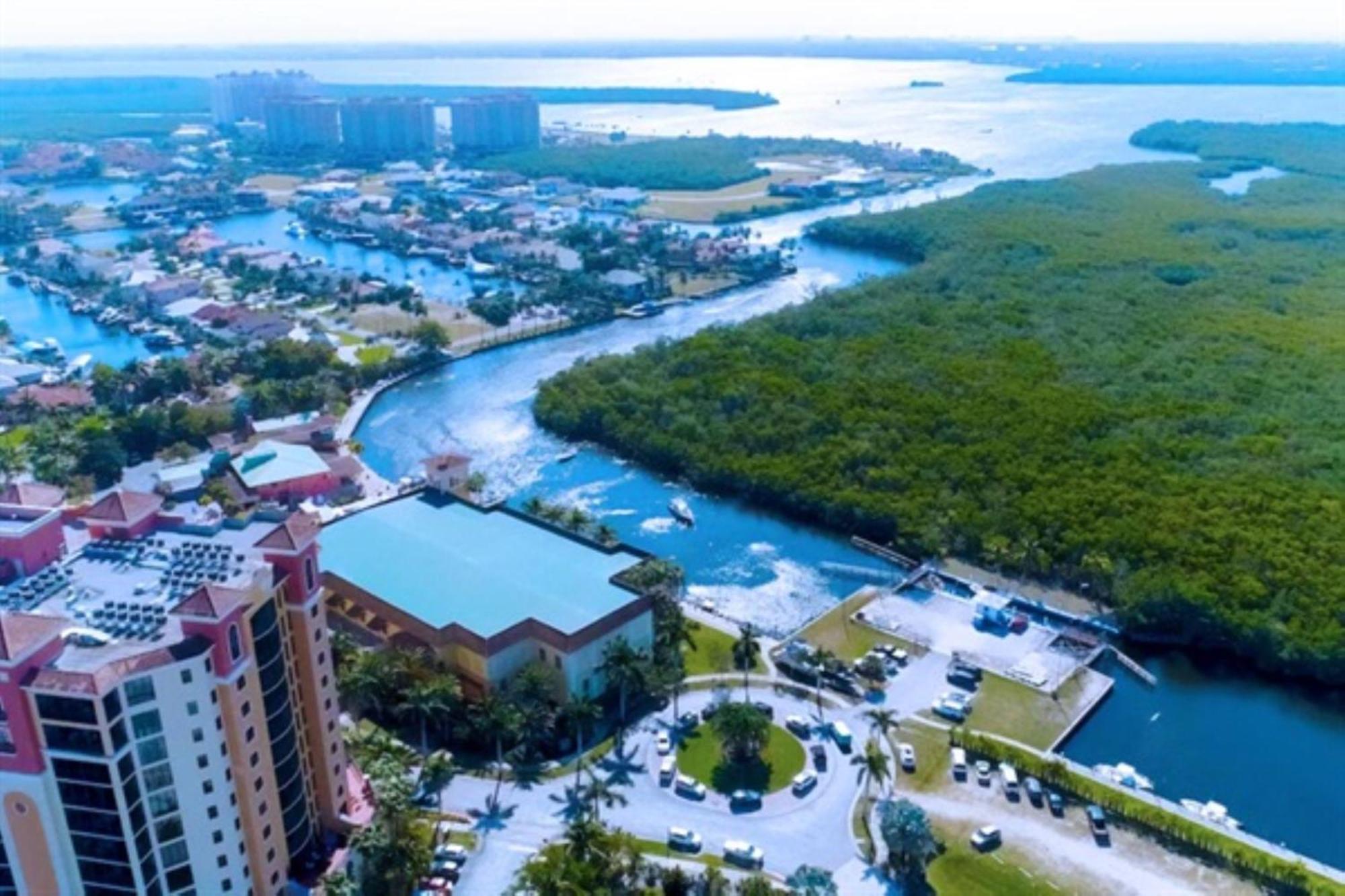 Vista Del Mar At Cape Harbour Marina, 10Th Floor Luxury Condo, King Bed, Views! Cape Coral Exterior photo