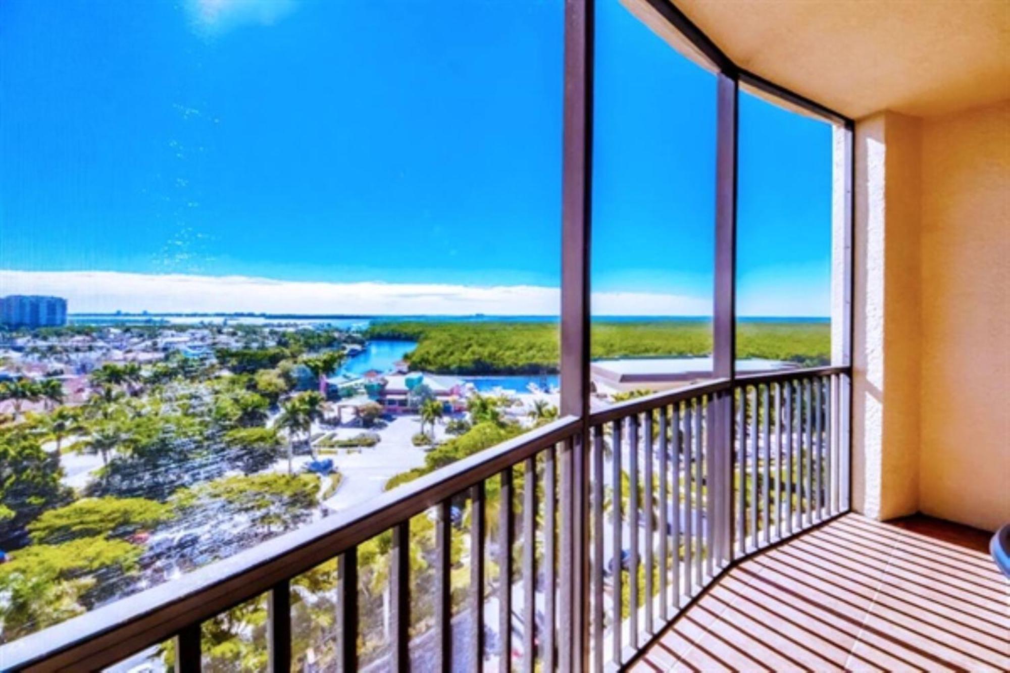 Vista Del Mar At Cape Harbour Marina, 10Th Floor Luxury Condo, King Bed, Views! Cape Coral Exterior photo