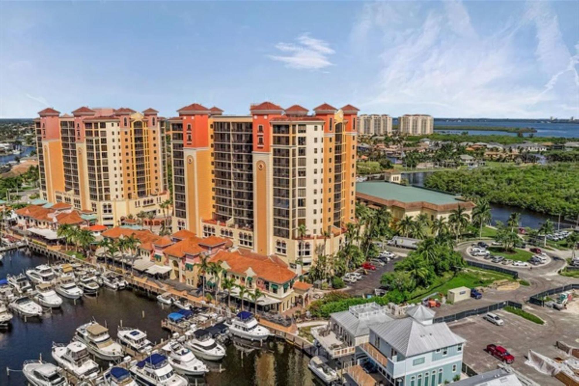 Vista Del Mar At Cape Harbour Marina, 10Th Floor Luxury Condo, King Bed, Views! Cape Coral Exterior photo