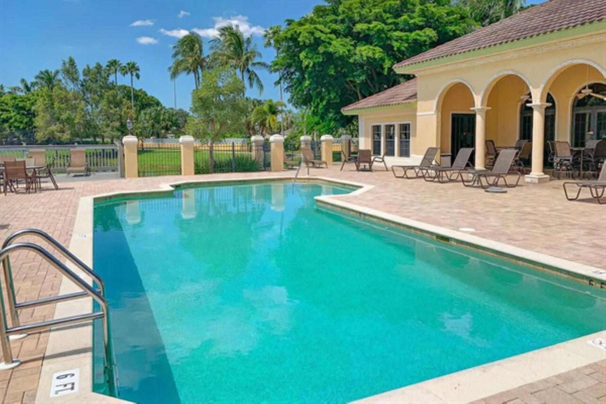 Vista Del Mar At Cape Harbour Marina, 10Th Floor Luxury Condo, King Bed, Views! Cape Coral Exterior photo