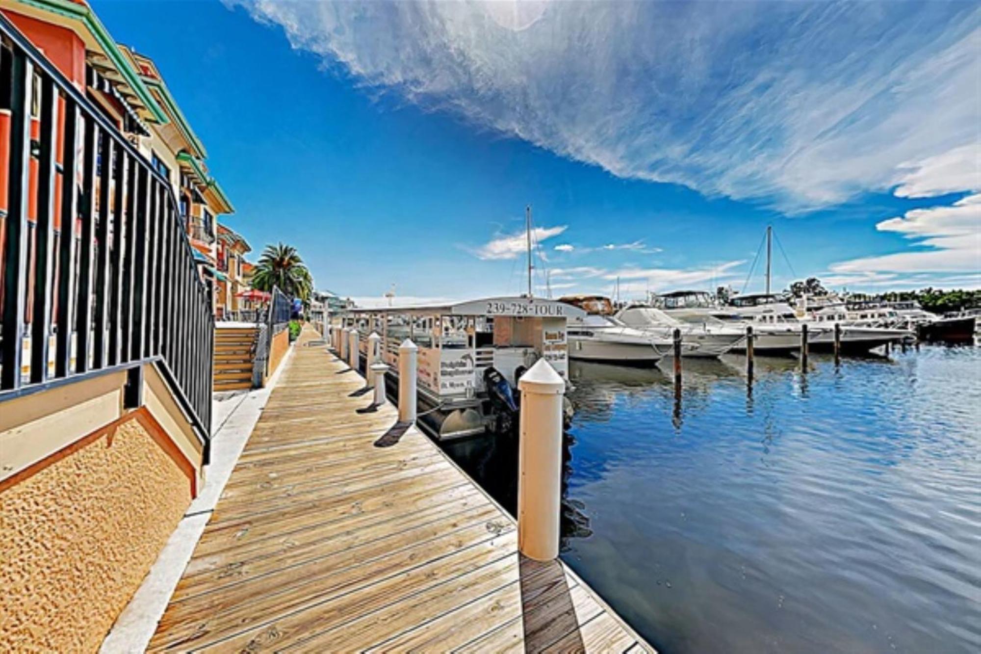 Vista Del Mar At Cape Harbour Marina, 10Th Floor Luxury Condo, King Bed, Views! Cape Coral Exterior photo