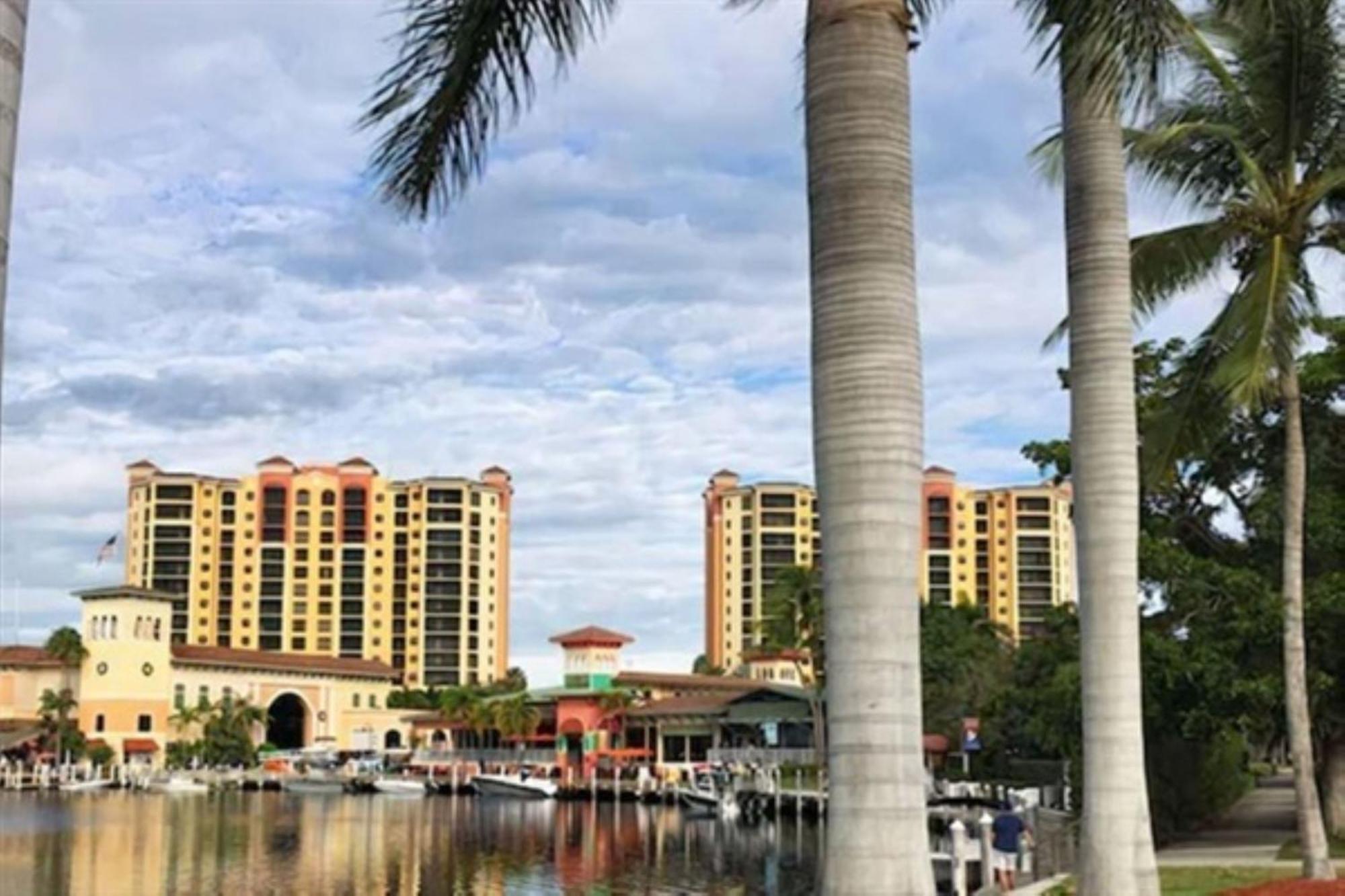 Vista Del Mar At Cape Harbour Marina, 10Th Floor Luxury Condo, King Bed, Views! Cape Coral Exterior photo